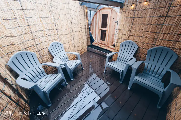 調布鶴の湯の外気浴スペース