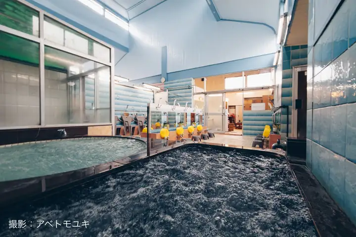 調布鶴の湯の浴室全景（2）